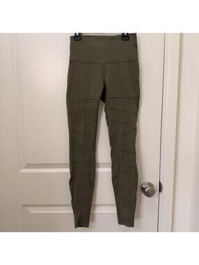 Lululemon Wunder Under Hi-Rise Size 6 Mesh 28" Leggings Sage Green Workout